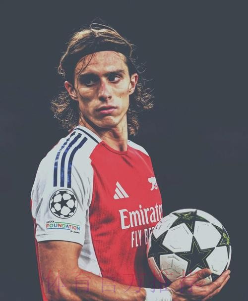 科贝:皇马引入戴维斯约罗不顺 也不会签卡拉菲奥里